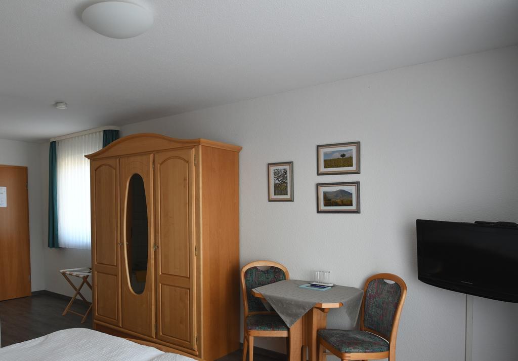 Gaestehaus Kleine Kalmit Landau in der Pfalz Esterno foto